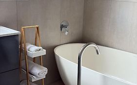 Naliya Guest House